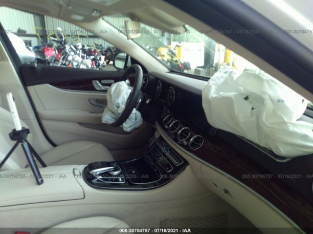 Photo 4 VIN: WDDZF4KB6HA217446 - MERCEDES-BENZ E-CLASS 