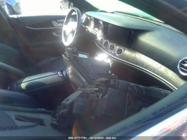 Photo 4 VIN: WDDZF4KB8HA023730 - MERCEDES-BENZ E 300 