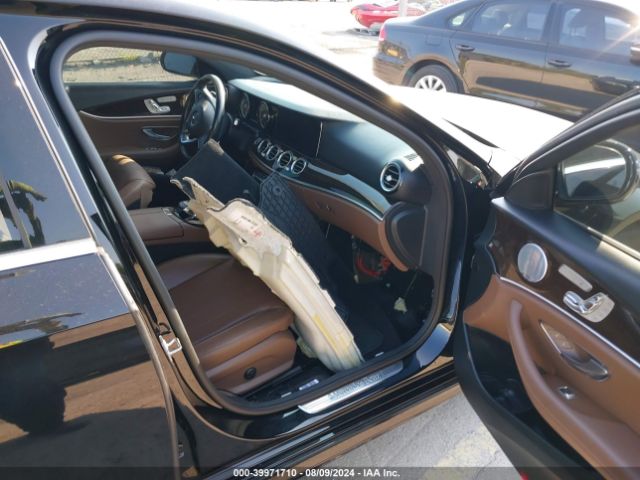 Photo 4 VIN: WDDZF4KB9JA425598 - MERCEDES-BENZ E-CLASS 