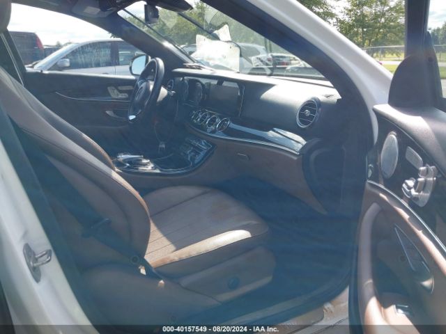 Photo 4 VIN: WDDZF4KBXHA061671 - MERCEDES-BENZ E-CLASS 