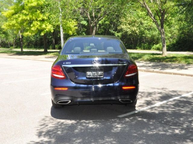 Photo 3 VIN: WDDZF4KBXJA347817 - MERCEDES-BENZ E-CLASS 