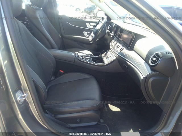 Photo 4 VIN: WDDZF4KBXJA386956 - MERCEDES-BENZ E-CLASS 