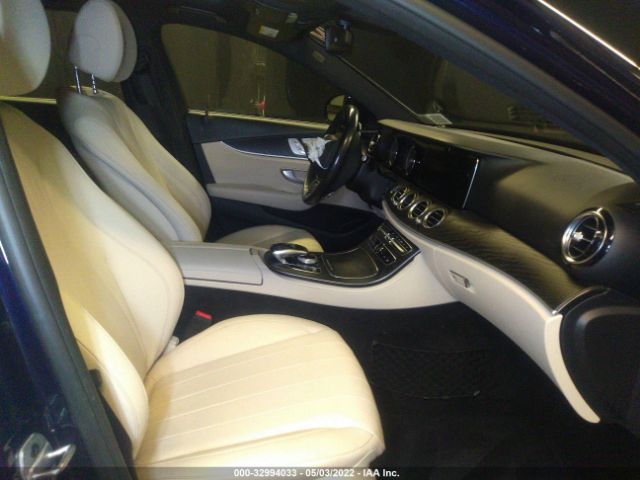 Photo 4 VIN: WDDZF4KBXJA470629 - MERCEDES-BENZ E-CLASS 