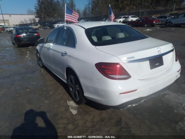 Photo 2 VIN: WDDZF4KBXJA473207 - MERCEDES-BENZ E-CLASS 