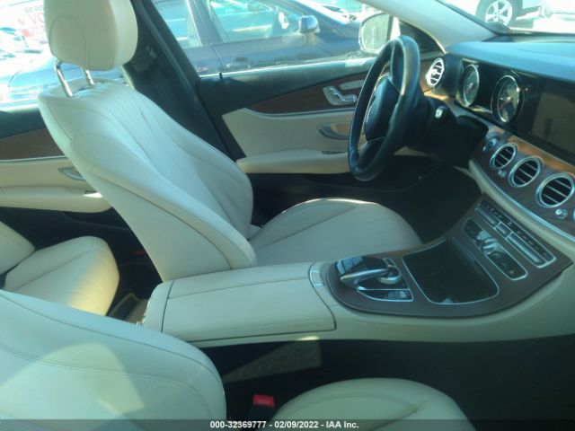 Photo 4 VIN: WDDZF4KBXJA473207 - MERCEDES-BENZ E-CLASS 