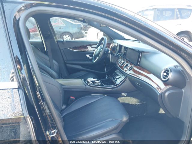 Photo 4 VIN: WDDZF6GB3JA380016 - MERCEDES-BENZ E 400 