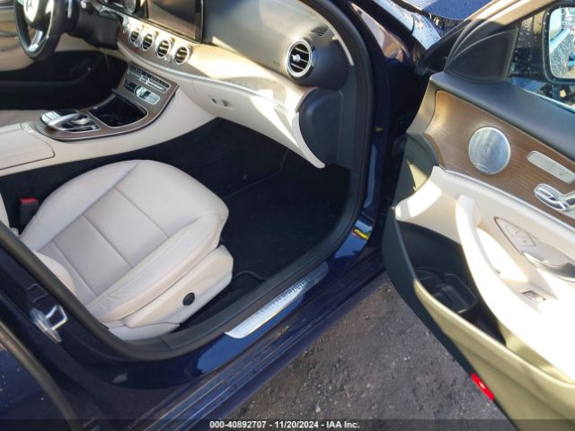 Photo 4 VIN: WDDZF6GB8JA398978 - MERCEDES-BENZ E-CLASS 