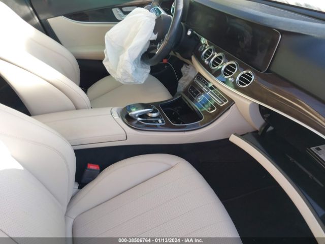 Photo 4 VIN: WDDZF8DB1LA748972 - MERCEDES-BENZ E 350 