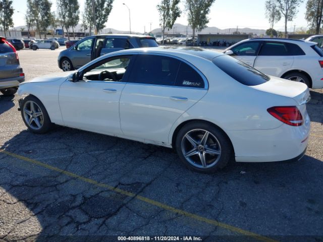 Photo 2 VIN: WDDZF8DB6LA735070 - MERCEDES-BENZ E-CLASS 