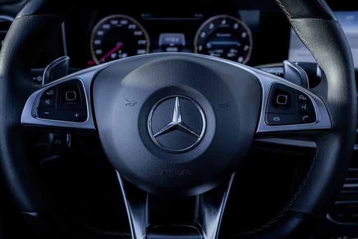 Photo 11 VIN: WDDZF8KB3JA446647 - MERCEDES-BENZ E63 S 