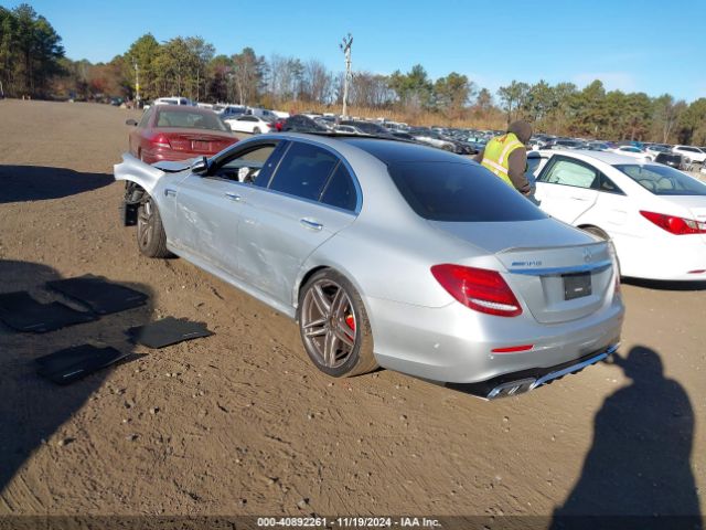 Photo 2 VIN: WDDZF8KBXJA374071 - MERCEDES-BENZ E-CLASS 