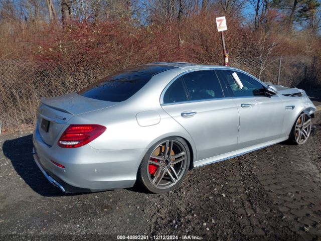 Photo 3 VIN: WDDZF8KBXJA374071 - MERCEDES-BENZ E-CLASS 