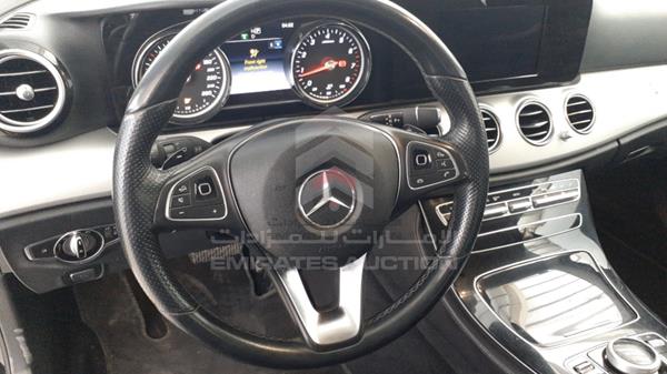 Photo 15 VIN: WDDZH4CB4JA349913 - MERCEDES-BENZ E 200 