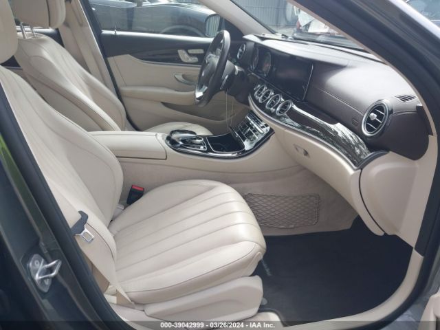 Photo 4 VIN: WDDZH6GB4HA203835 - MERCEDES-BENZ E 400 