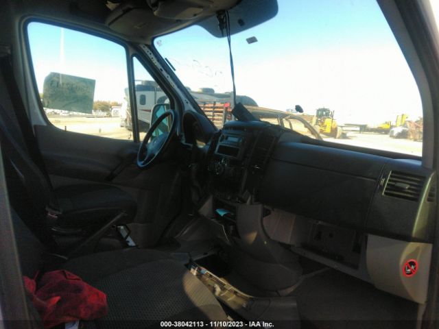 Photo 4 VIN: WDYPE8CC3B5529263 - FREIGHTLINER SPRINTER 