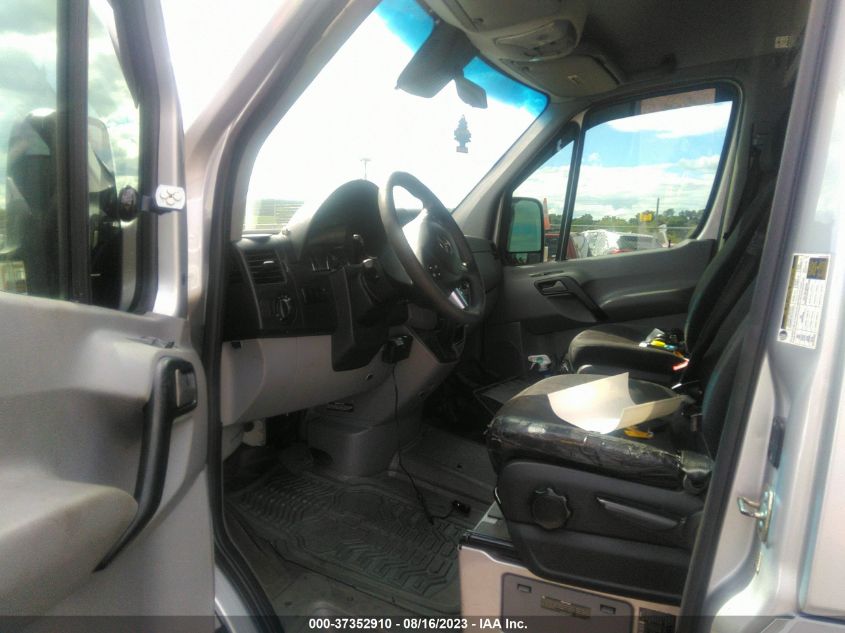 Photo 4 VIN: WDZPE8CD3GP233983 - MERCEDES-BENZ SPRINTER 