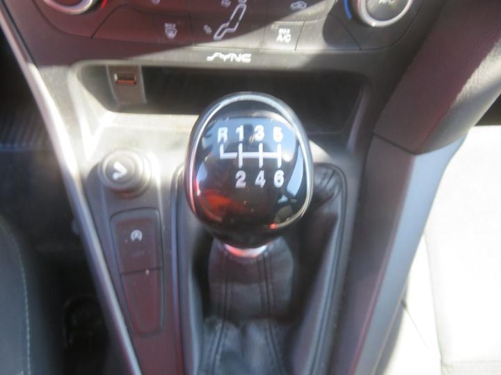 Photo 13 VIN: WF05XXGCC5FY12918 - FORD FOCUS 