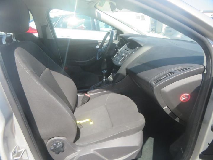 Photo 6 VIN: WF05XXGCC5FY16335 - FORD FOCUS 