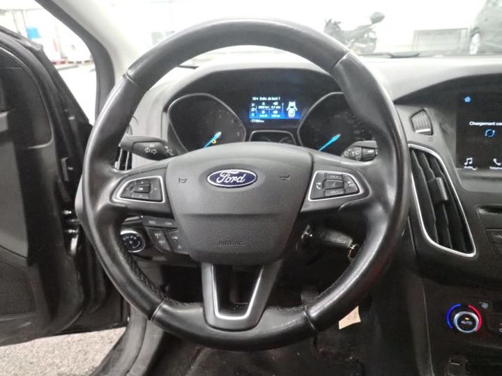 Photo 8 VIN: WF05XXGCC5HE88299 - FORD FOCUS 