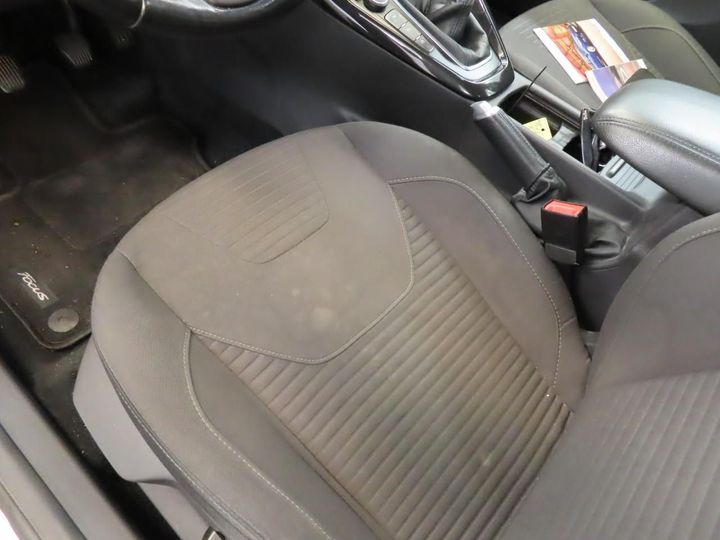 Photo 13 VIN: WF05XXGCC5HG31775 - FORD FOCUS 