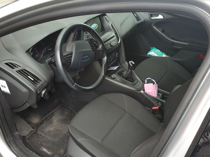 Photo 9 VIN: WF05XXGCC5HK13159 - FORD FOCUS 