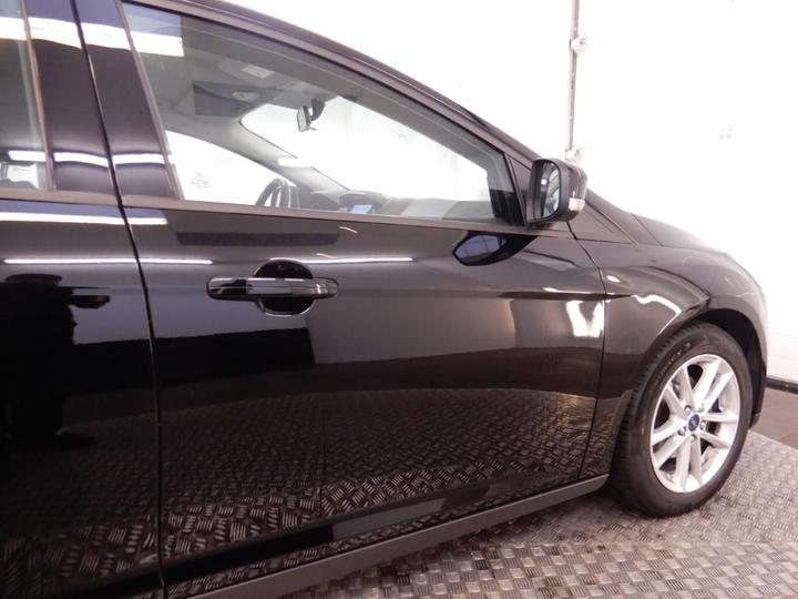 Photo 23 VIN: WF05XXGCC5HM85176 - FORD FOCUS 