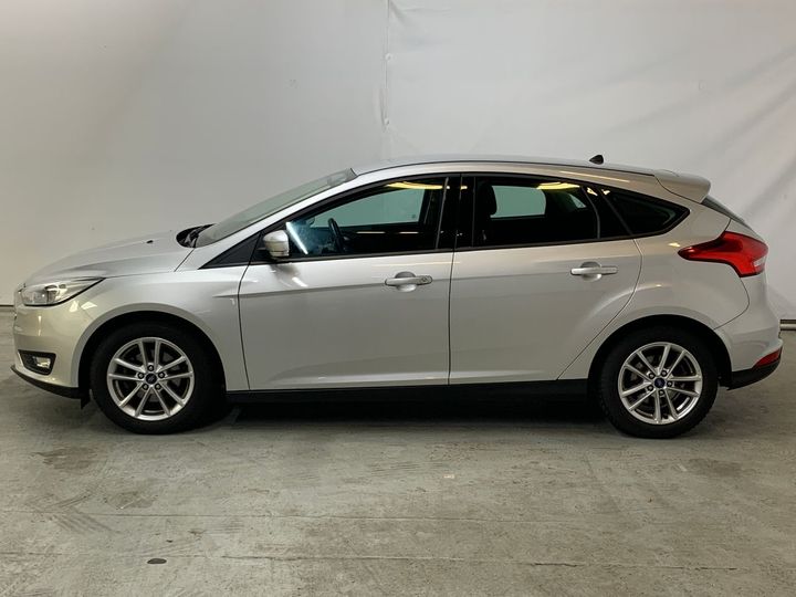 Photo 9 VIN: WF05XXGCC5JT14008 - FORD FOCUS 