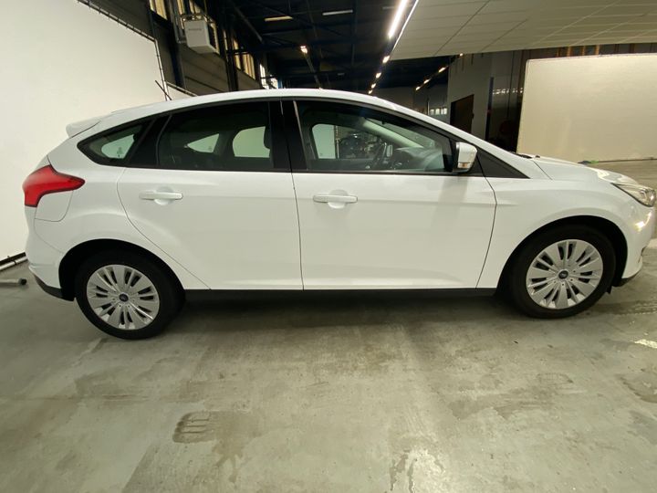 Photo 11 VIN: WF05XXGCC5JT14099 - FORD FOCUS 