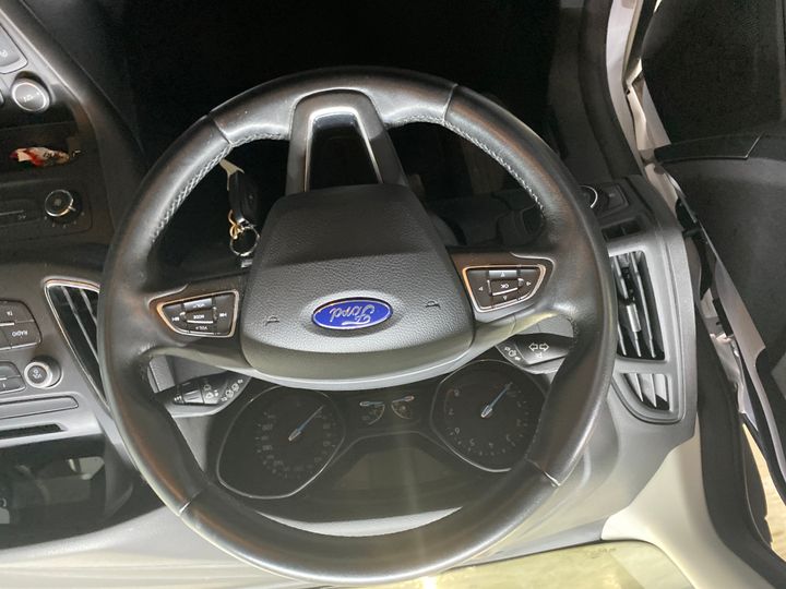 Photo 4 VIN: WF05XXGCC5JT14099 - FORD FOCUS 