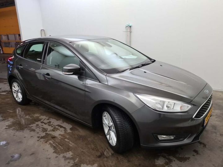 Photo 35 VIN: WF05XXGCC5JT14102 - FORD FOCUS 