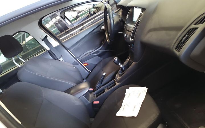 Photo 11 VIN: WF06XXGCC6HC52104 - FORD FOCUS 