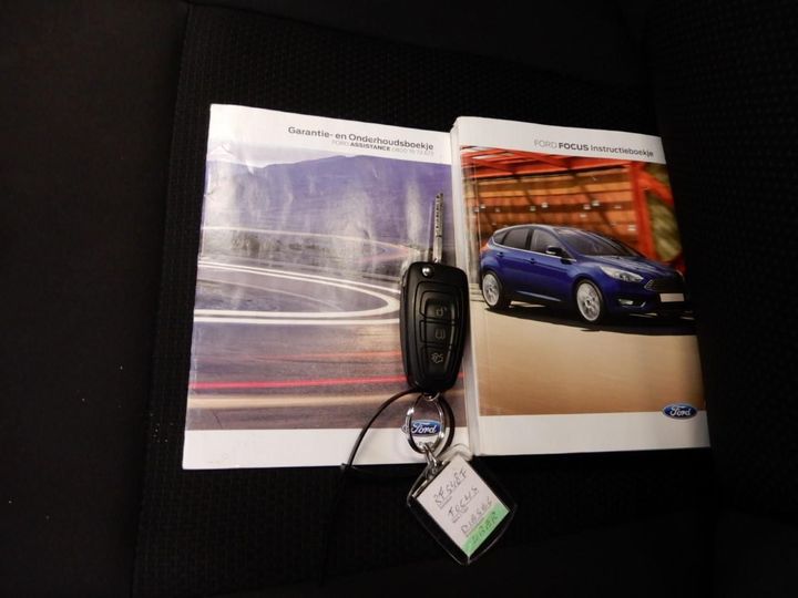 Photo 10 VIN: WF06XXGCC6HC60516 - FORD FOCUS 