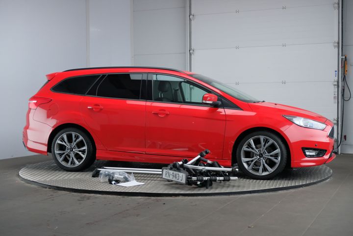 Photo 5 VIN: WF06XXGCC6HD31983 - FORD FOCUS 