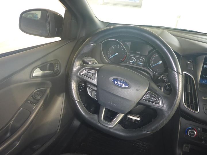 Photo 12 VIN: WF06XXGCC6HK03165 - FORD FOCUS 