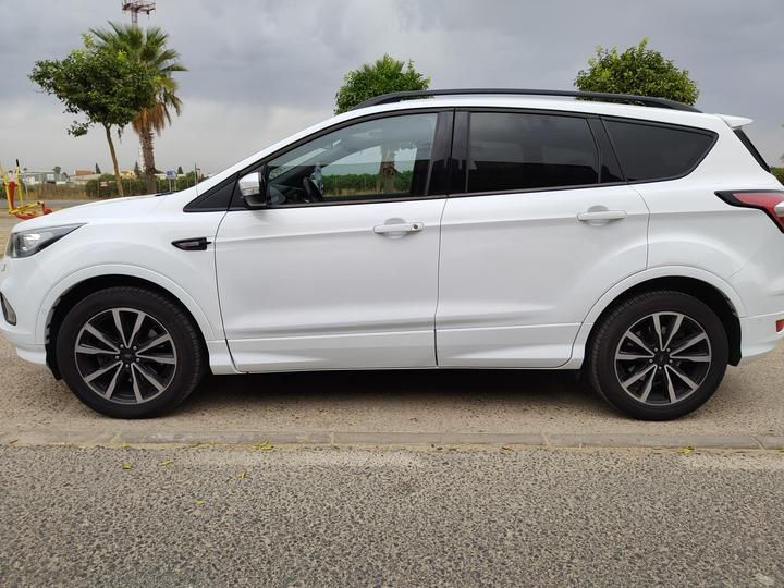 Photo 3 VIN: WF0AXXWPMAJT71617 - FORD KUGA SUV 