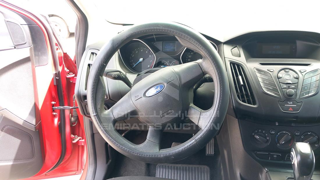 Photo 13 VIN: WF0BB2KF8ELE39307 - FORD FOCUS 