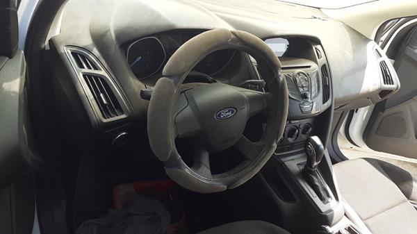 Photo 11 VIN: WF0BB2MF3CLA48169 - FORD FOCUS 