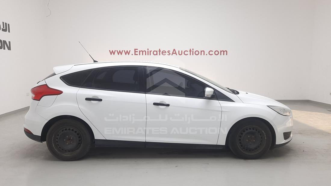 Photo 11 VIN: WF0FC2KB2HLL89694 - FORD FOCUS 