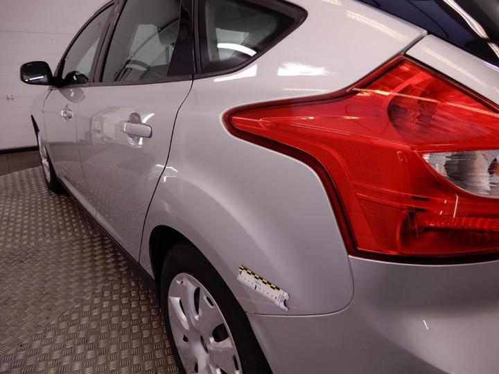 Photo 23 VIN: WF0KXXGCBKCE13986 - FORD FOCUS 