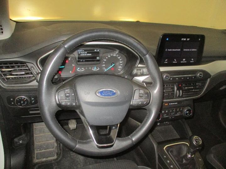 Photo 15 VIN: WF0NXXGCHNKC26848 - FORD FOCUS 