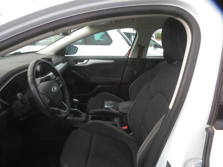 Photo 17 VIN: WF0NXXGCHNKE24623 - FORD FOCUS 