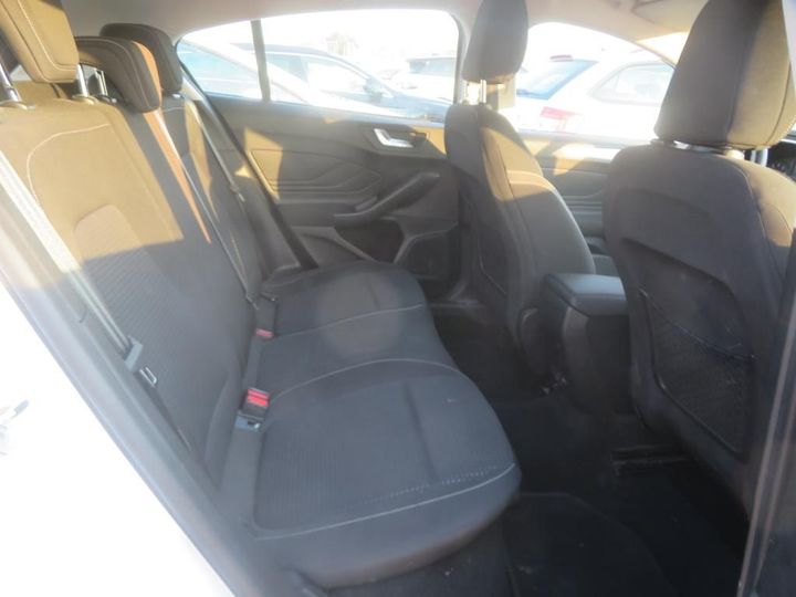 Photo 11 VIN: WF0NXXGCHNKT15421 - FORD FOCUS 