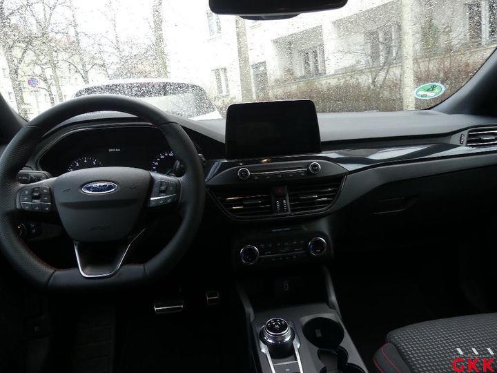 Photo 18 VIN: WF0NXXGCHNLL32829 - FORD FOCUS 