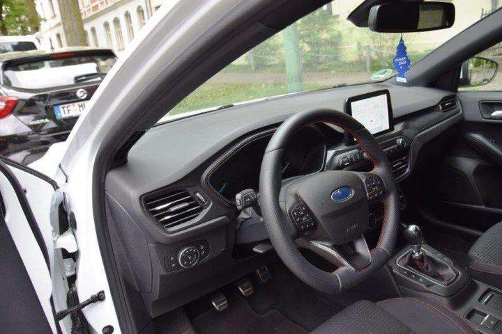 Photo 6 VIN: WF0NXXGCHNLL46043 - FORD FOCUS 