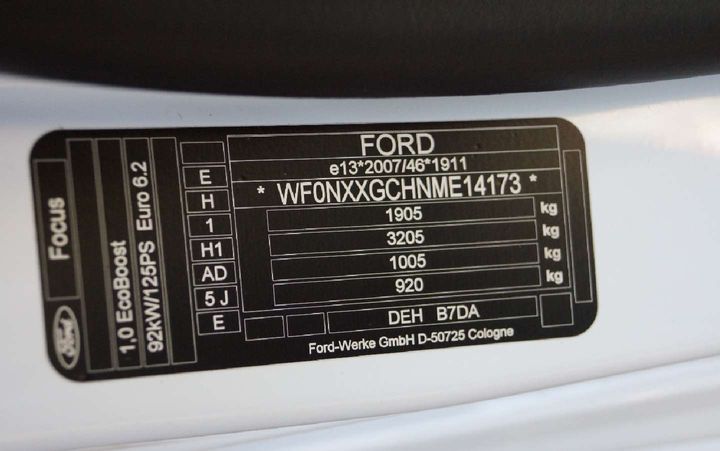 Photo 8 VIN: WF0NXXGCHNME14173 - FORD FOCUS 