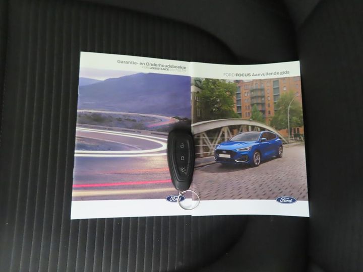 Photo 10 VIN: WF0NXXGCHNPC45204 - FORD FOCUS 