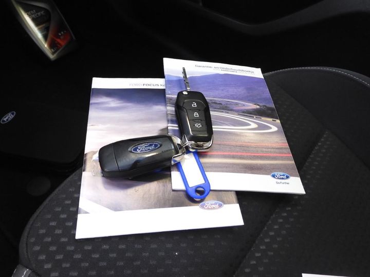 Photo 9 VIN: WF0PXXGCHPKC44613 - FORD FOCUS 