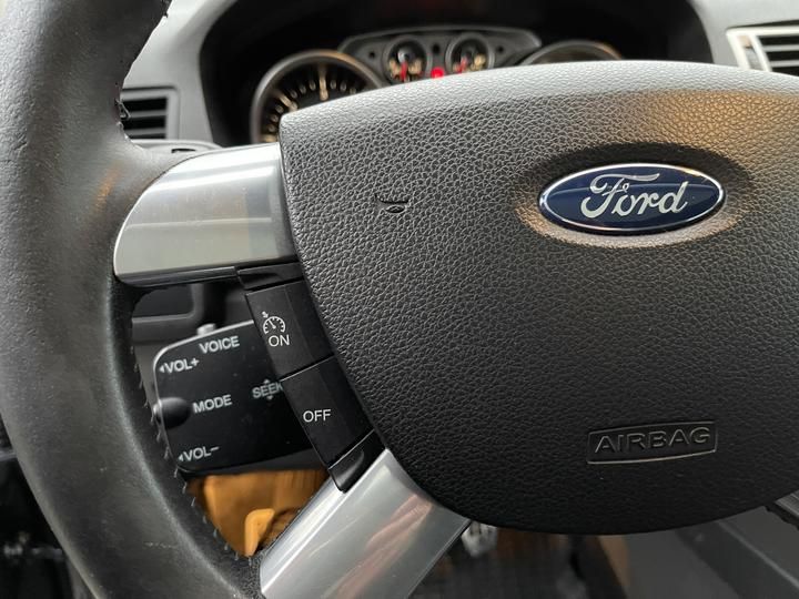 Photo 8 VIN: WF0RXXGCDRAY62557 - FORD KUGA SUV 