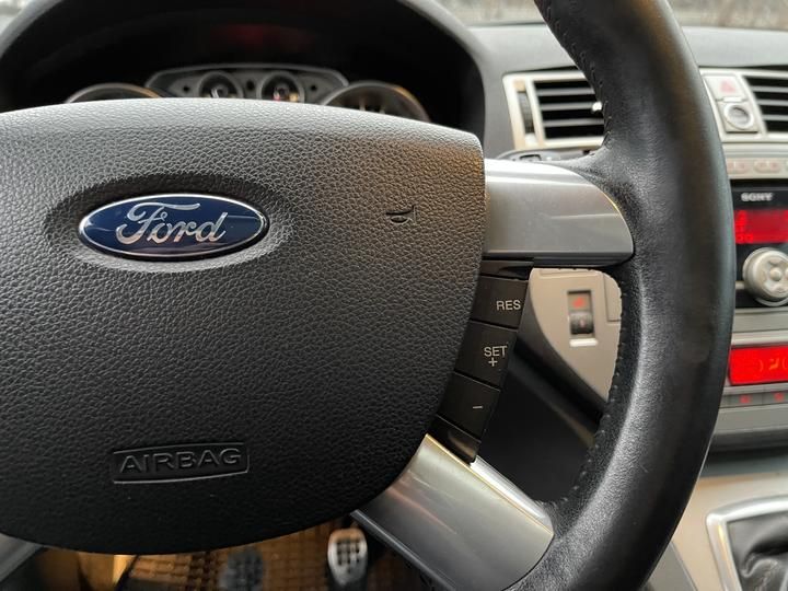 Photo 9 VIN: WF0RXXGCDRAY62557 - FORD KUGA SUV 