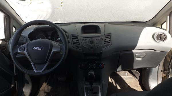 Photo 12 VIN: WF0TJ15P2BCR26341 - FORD FIESTA 